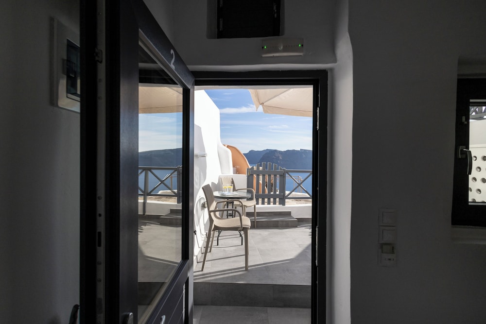 White Side Suites 17/50