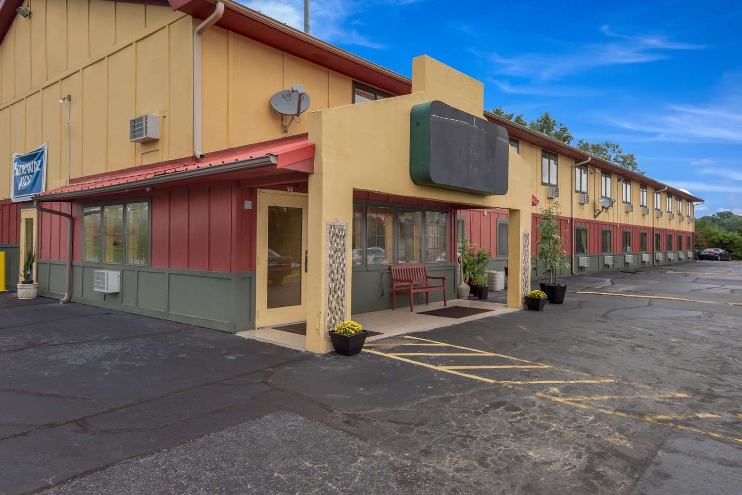 Rodeway Inn Benton, AR 21/22