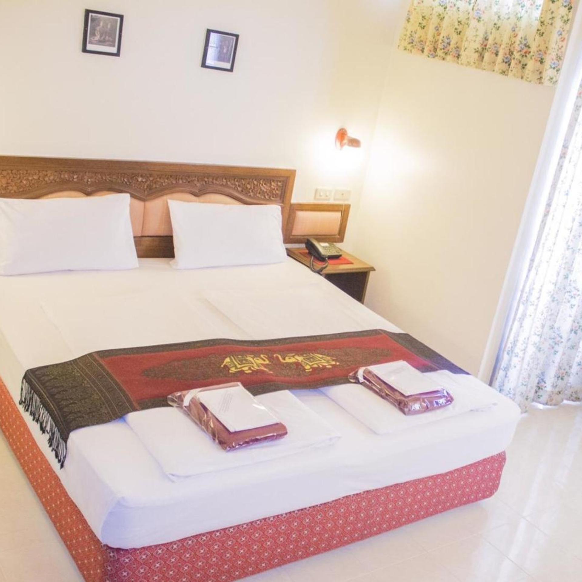 Deluxe, Double Bed