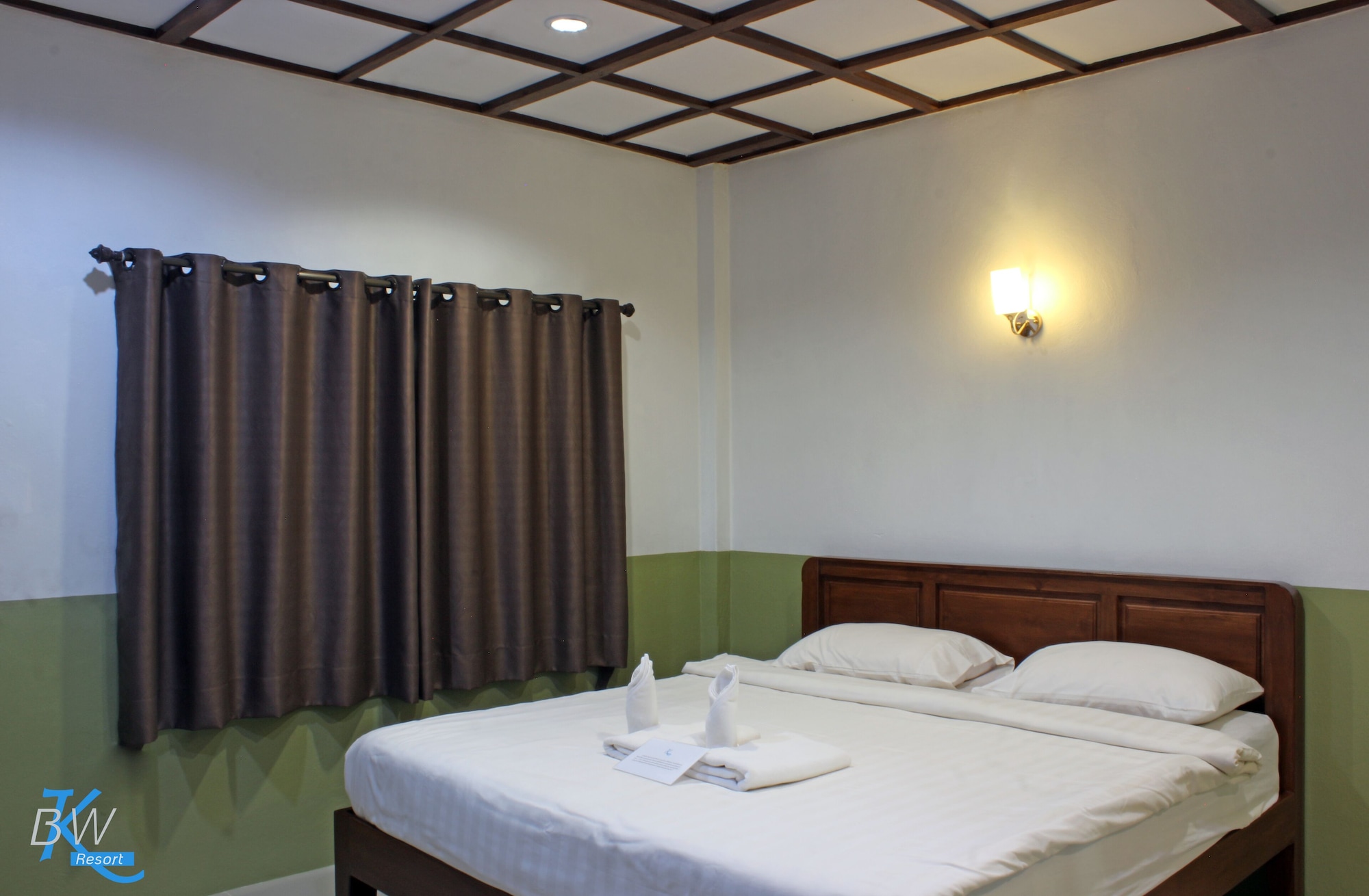 ROOM, DOUBLE BED