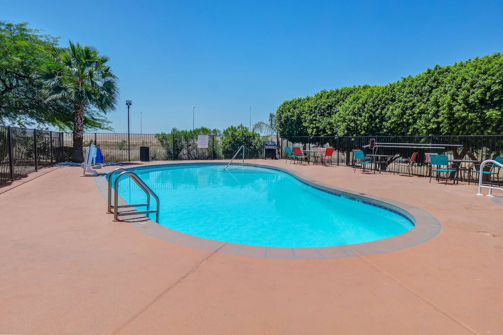 Americas Best Value Inn Apache Junction 42/56