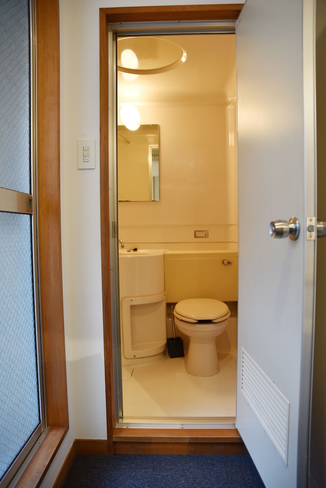 Tomarigi Hostel 36/37