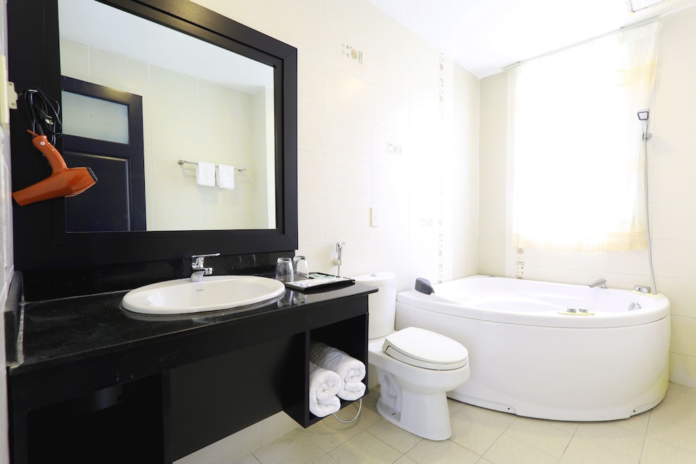 Alibaba Hotel Da Nang 50/50