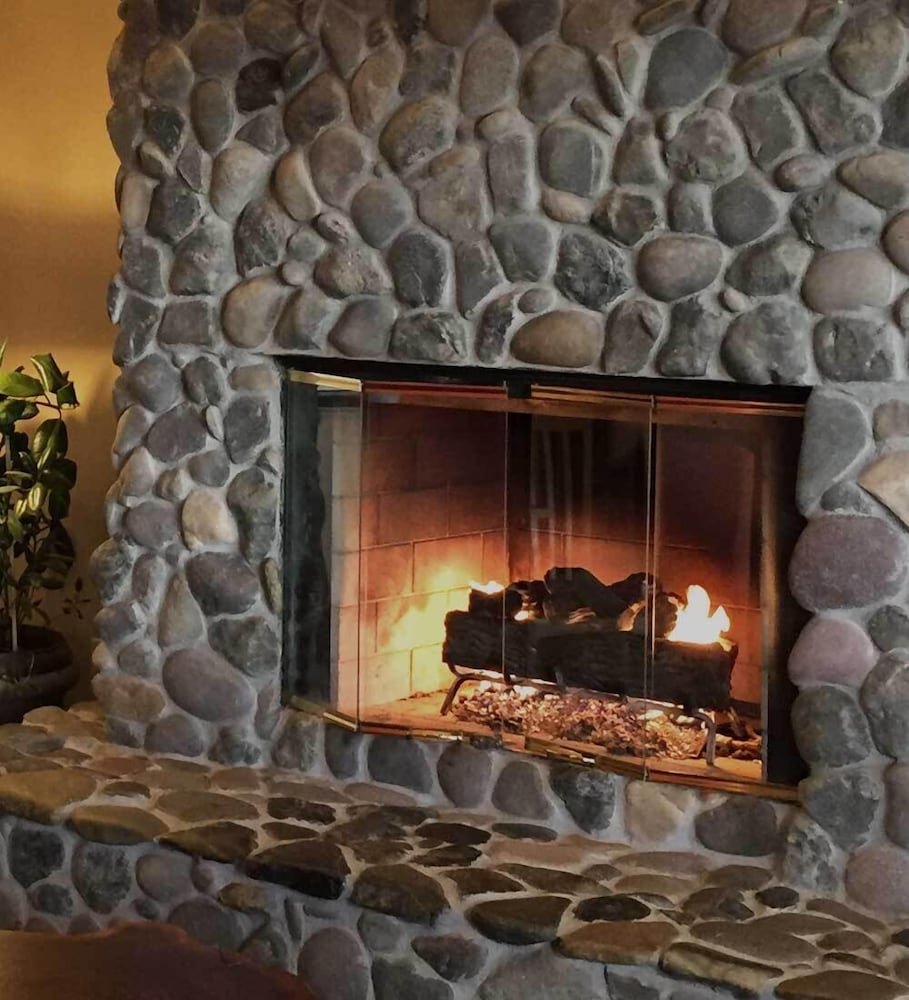 Holiday Inn Express Roseburg 11/69