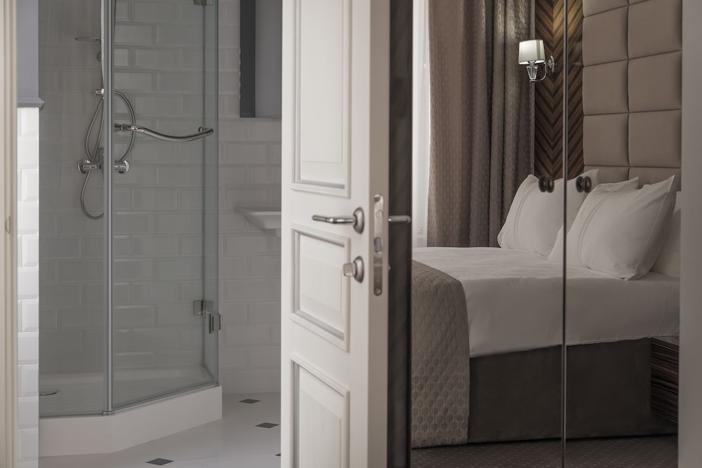 LONDON BOUTIQUE HOTEL 38/40
