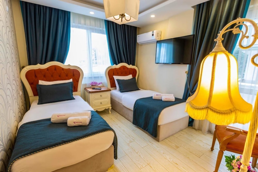Andalouse Airport Suite Hotel 19/50