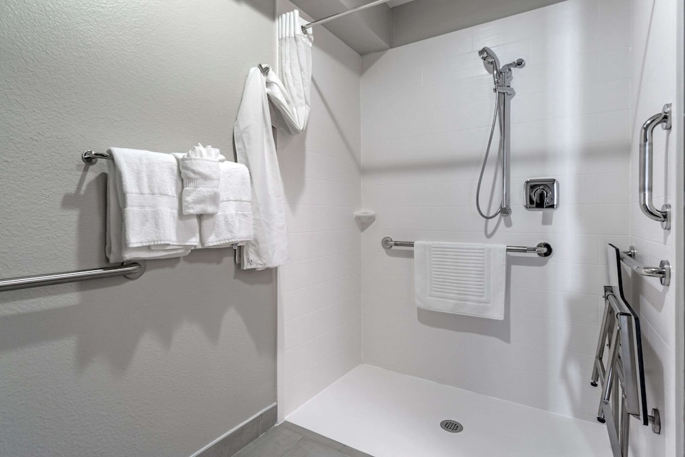 Quality Inn and Suites Pacific Auburn 21/51