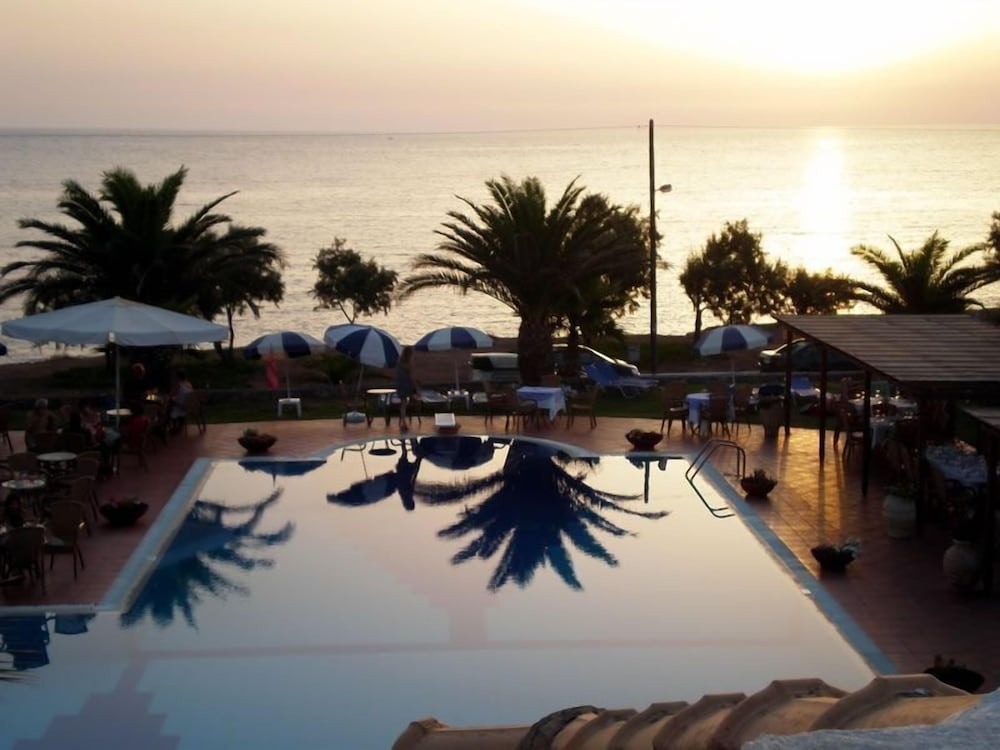 Oasis Hotel 24/30