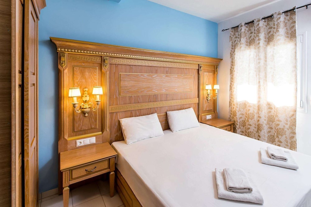 Greek Pride Hotel 11/50
