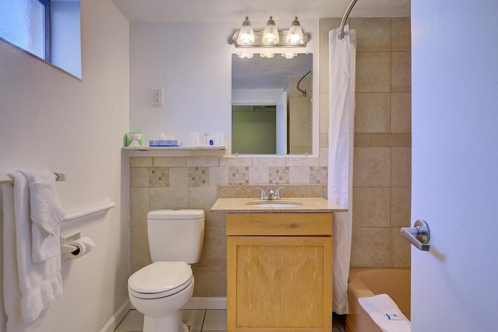 Motel6 Norfolk, VA – East Little Creek 41/50