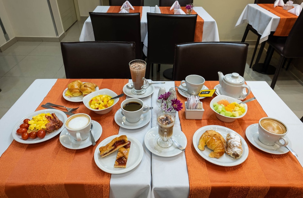 Urban Suites Recoleta Boutique Hotel 59/77