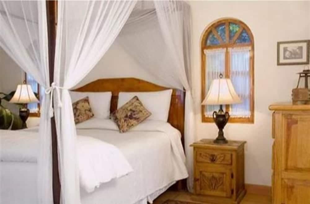 The Todos Santos Inn 14/83