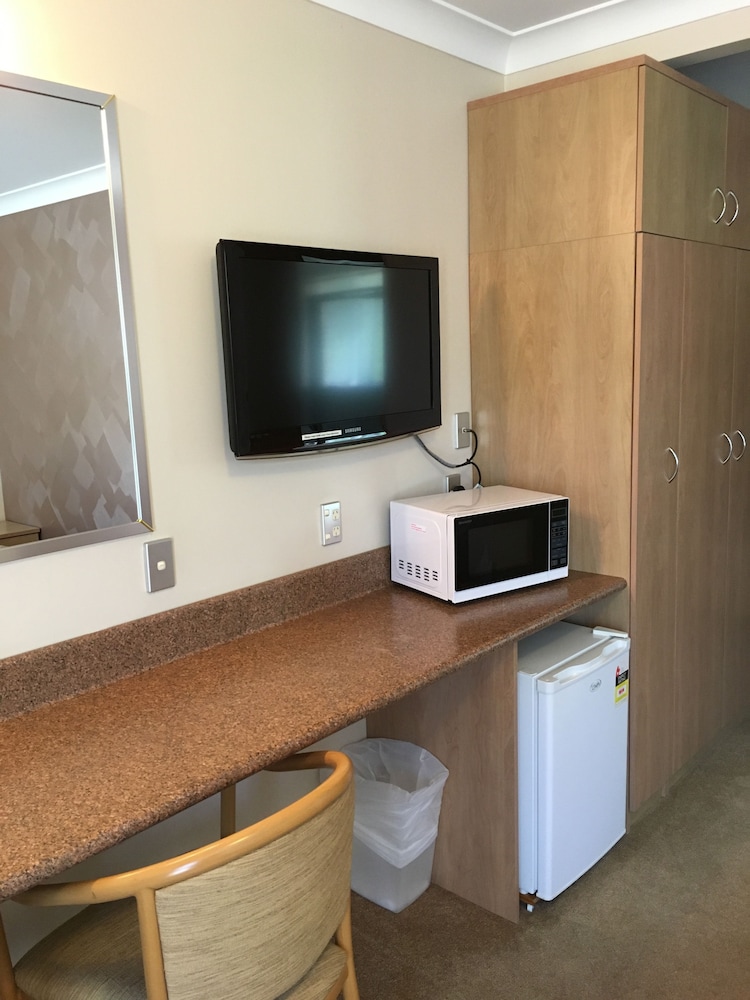 GOSFORD PALMS MOTOR INN 32/62