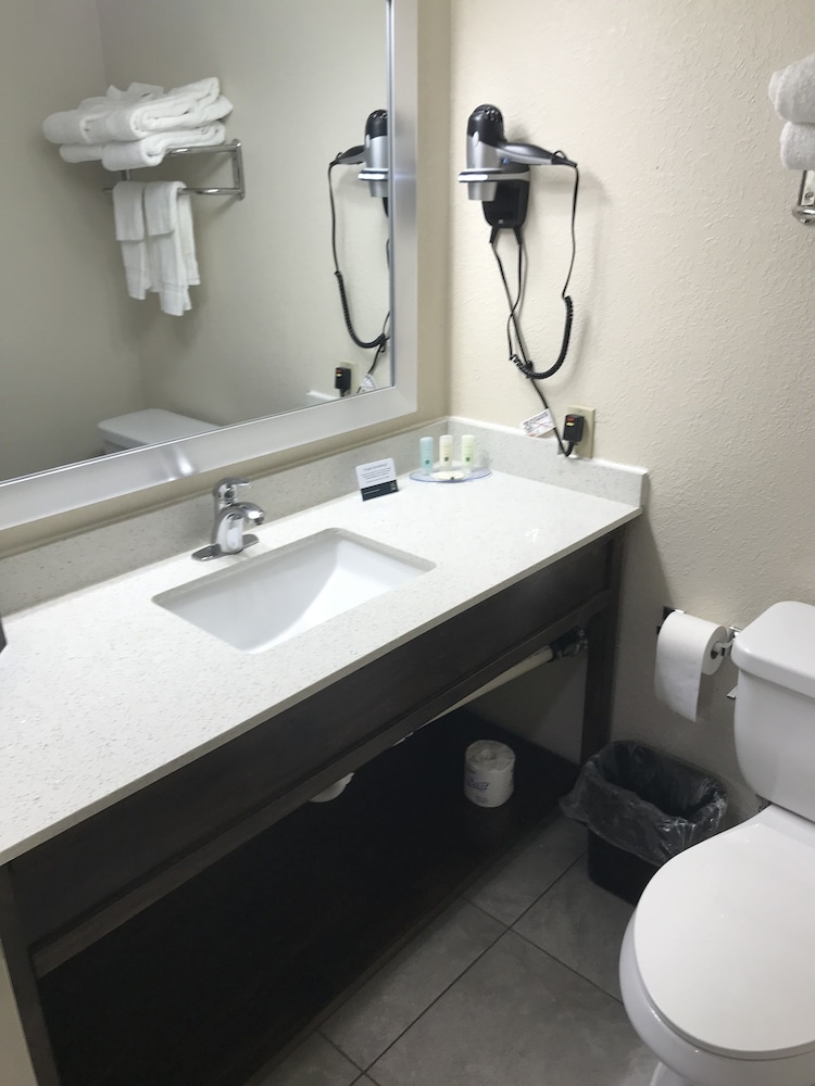 Quality Inn And Conference Center Richmond, IN 8/29