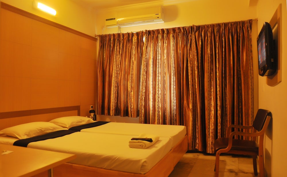 Nayagara Hotel 13/28