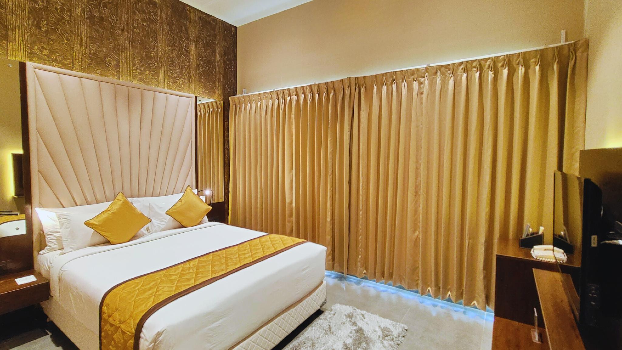 Penthouse, King Bed