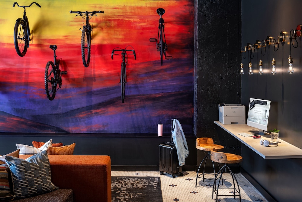 Moxy Springfield Downtown 50/55