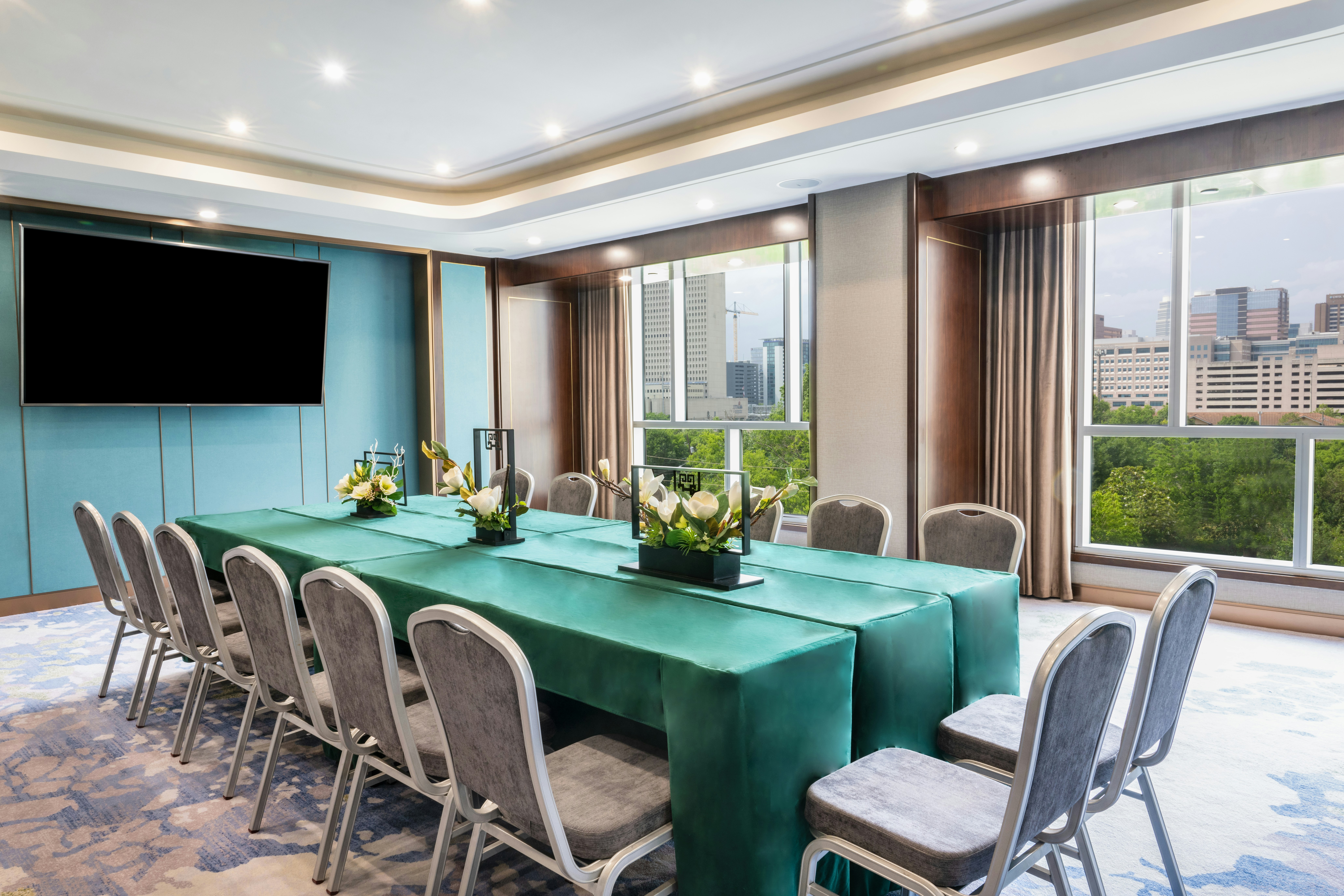 Blossom Hotel Houston, Curio Collection by Hilton 27/36