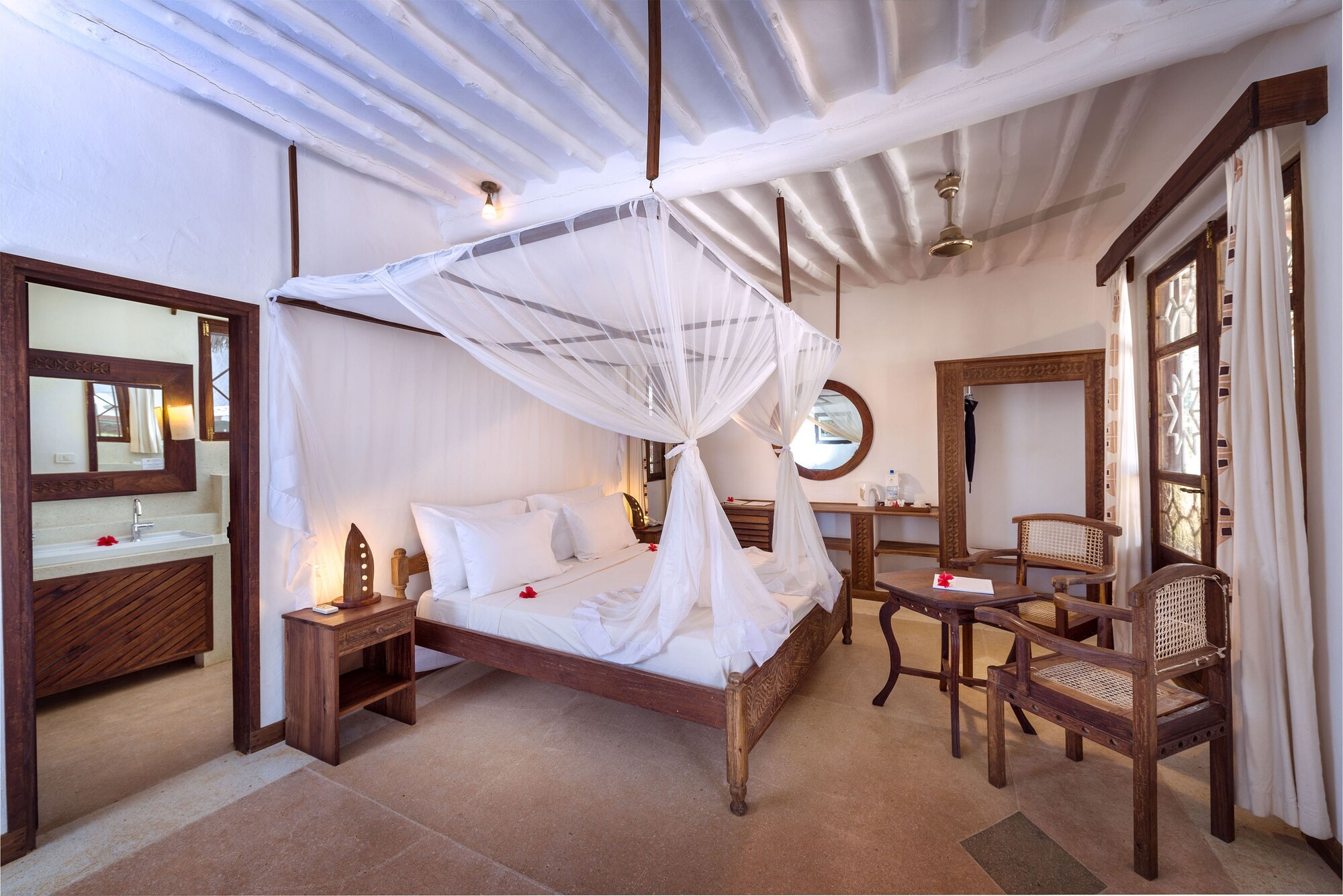 SUPERIOR ROOM