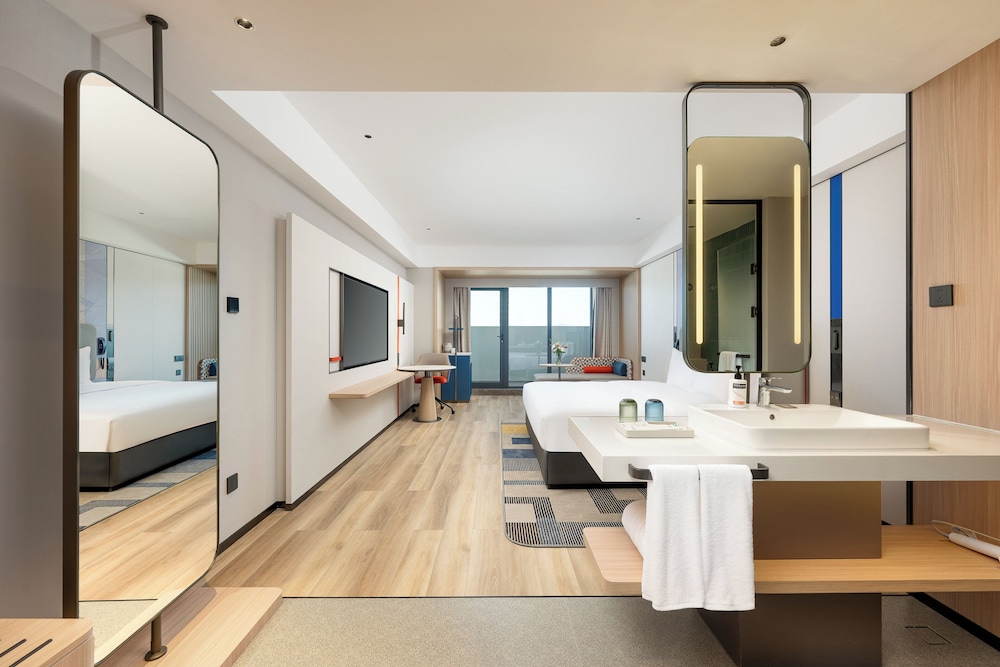 Standard, King Bed, Extra Floor Space، Holiday Inn Express Jincheng New District 1/4