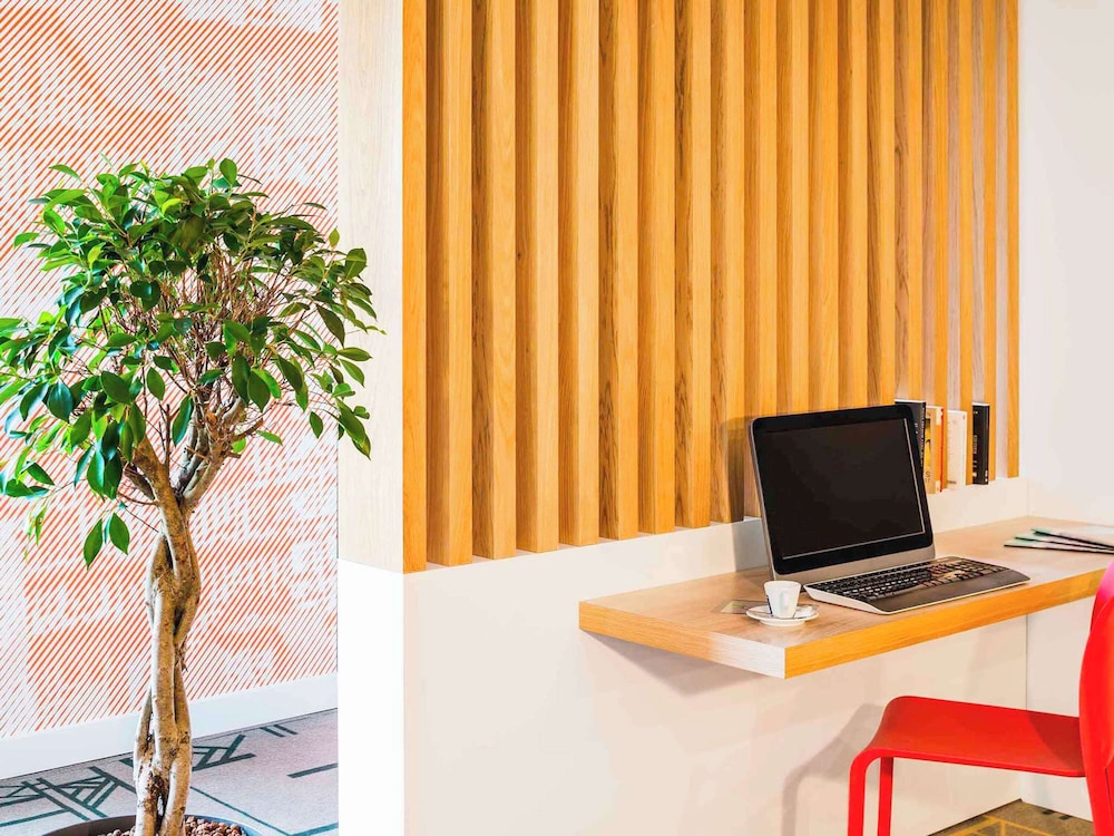 Ibis Styles Rouen Val-de-Reuil 64/78