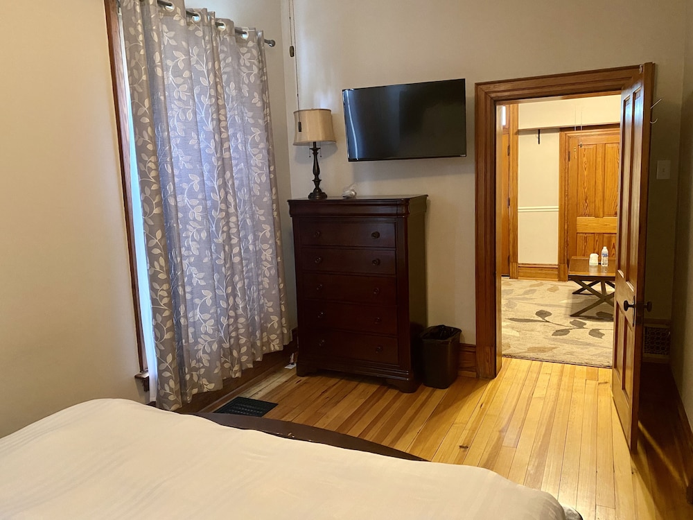 Captain Wohlt Inn Bed Breakfast 26/76