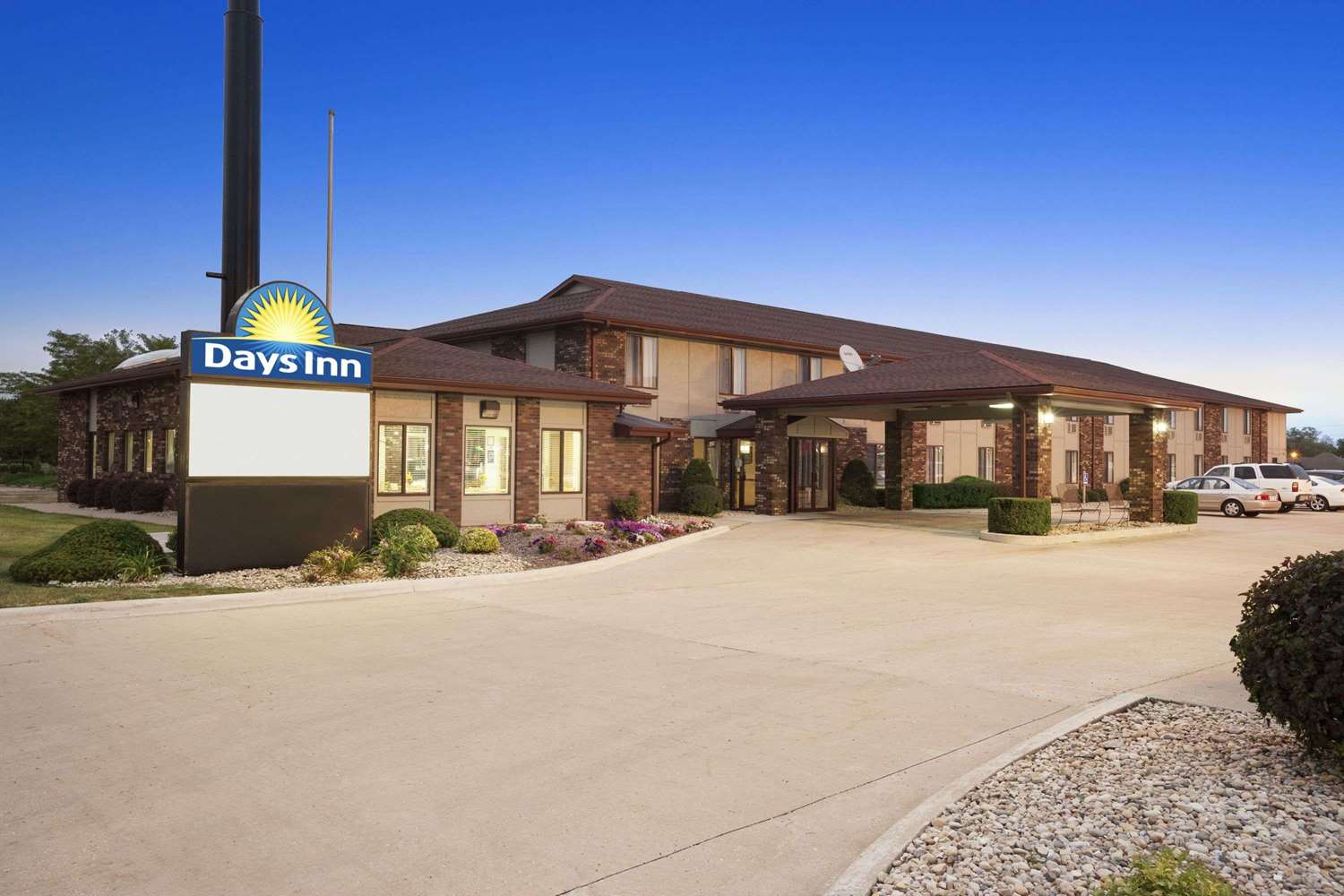 Days Inn by Wyndham Oglesby/ Starved Rock 4/20