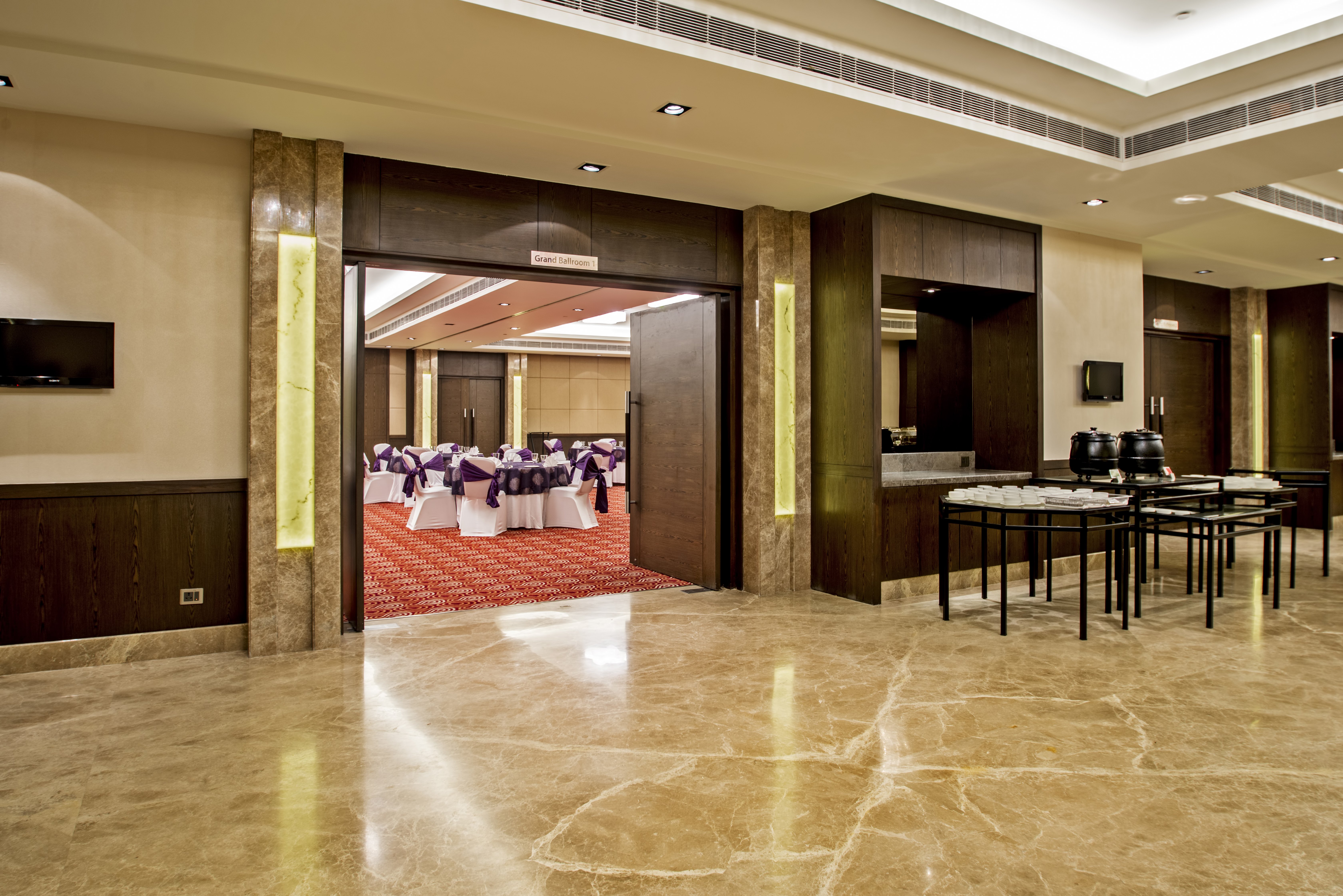 HOLIDAY INN AMRITSAR RANJIT AVENUE 5/44