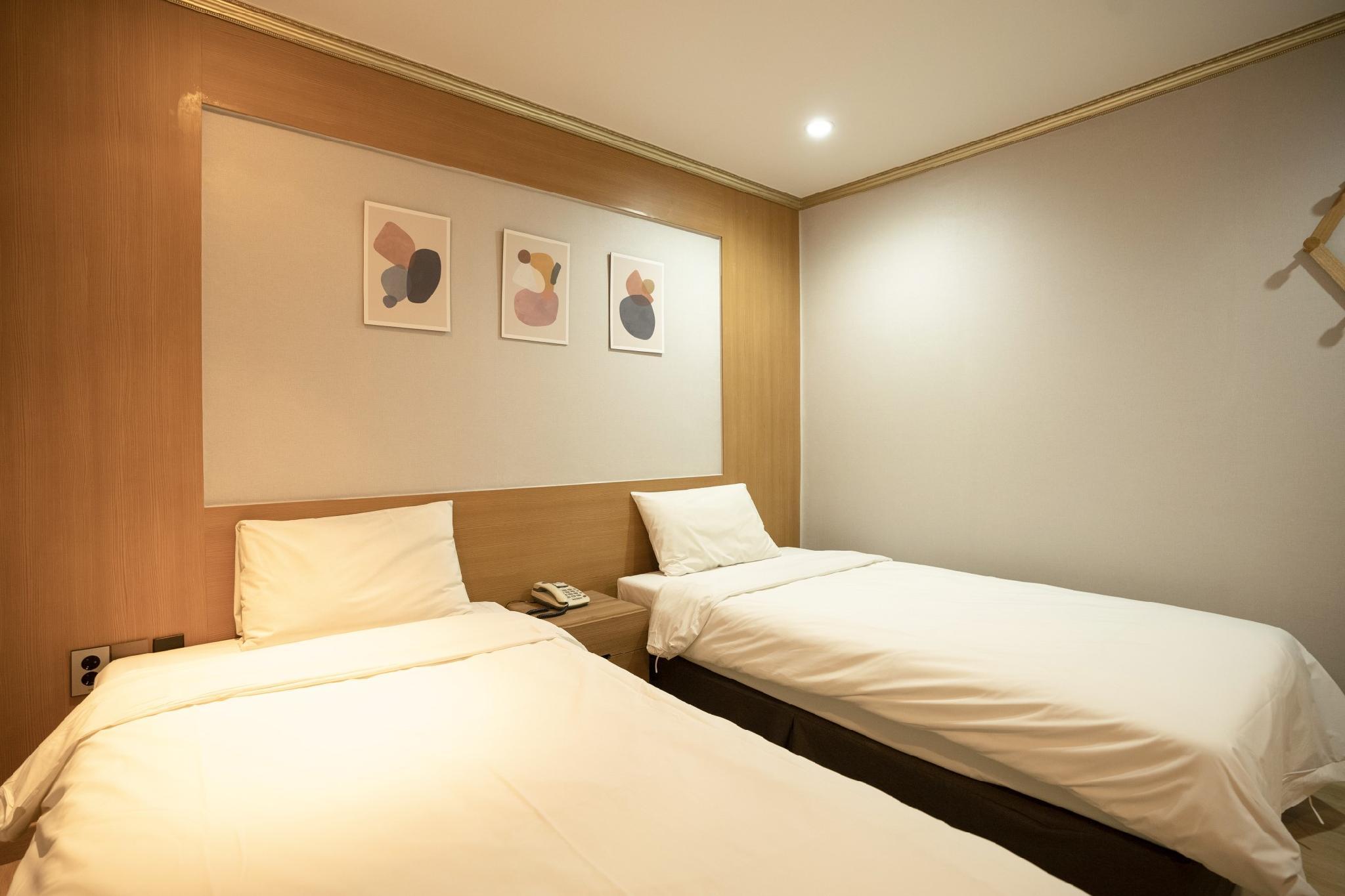 Cinema, Double Bed