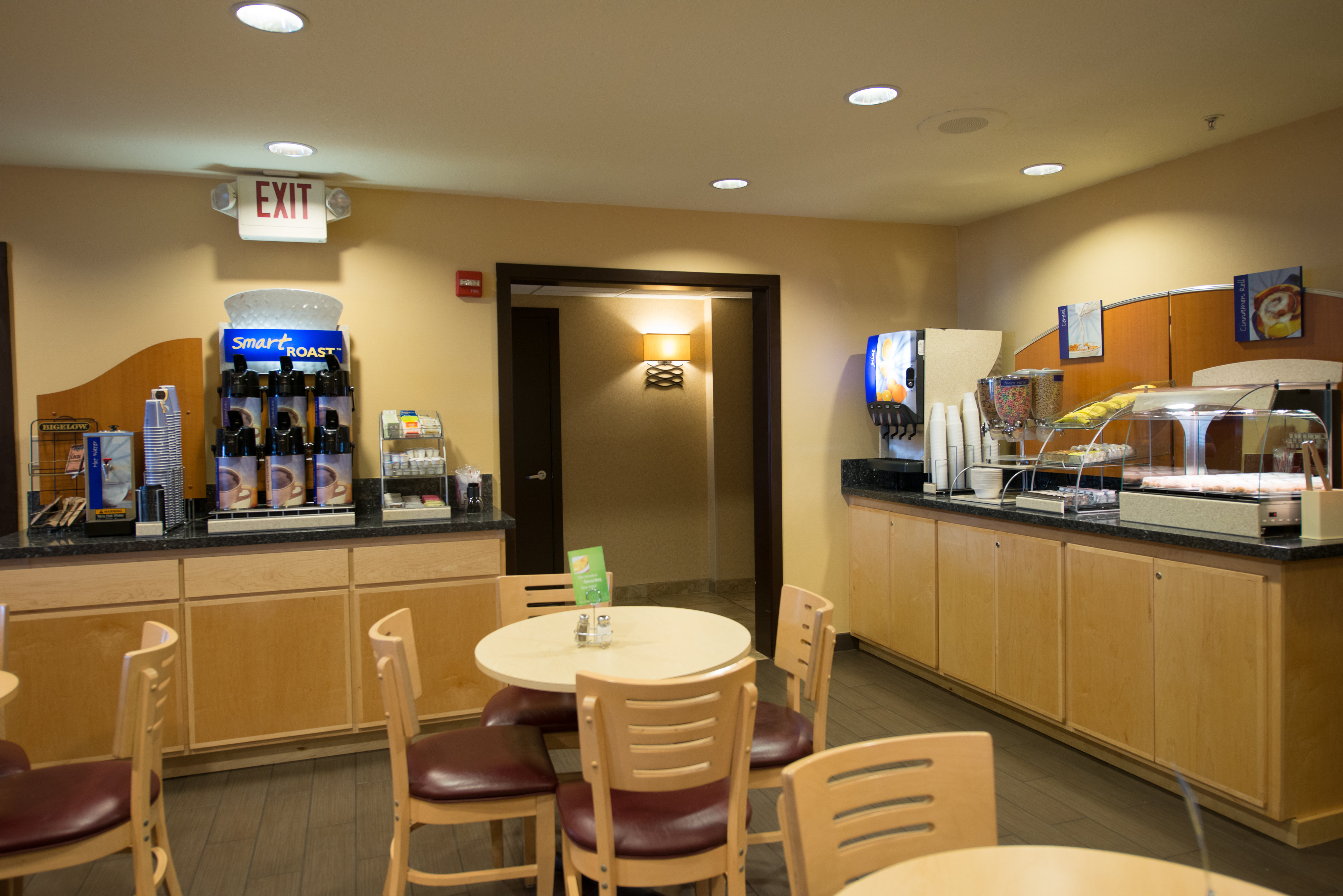Holiday Inn Express Portland East - Troutdale 62/78