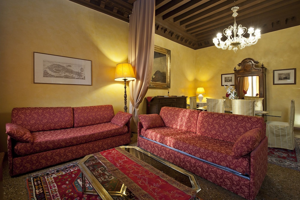 Residence Palazzo Odoni 12/15