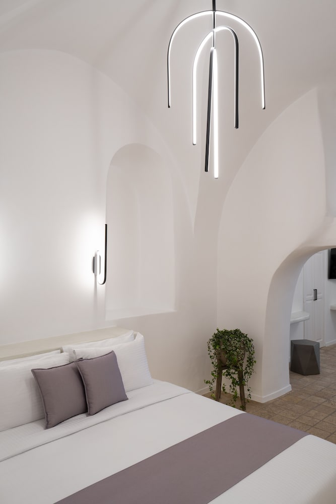Suite, Queen Bed, Caldera View, Sofa