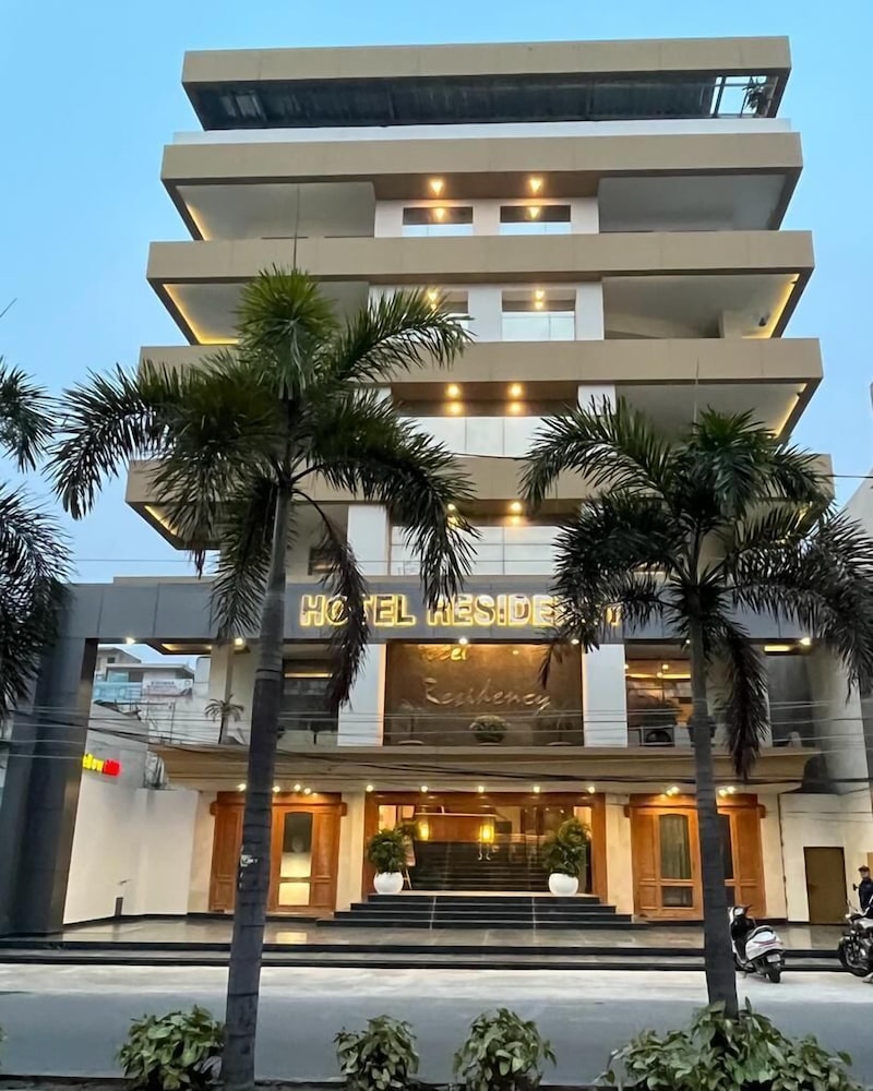 HOTEL RESIDENCY 2/47