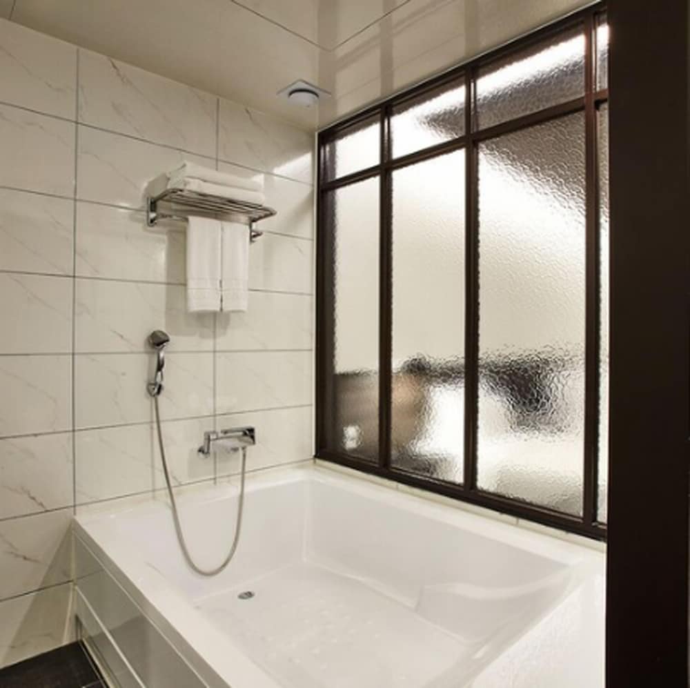 Hotel Wanted 70/70