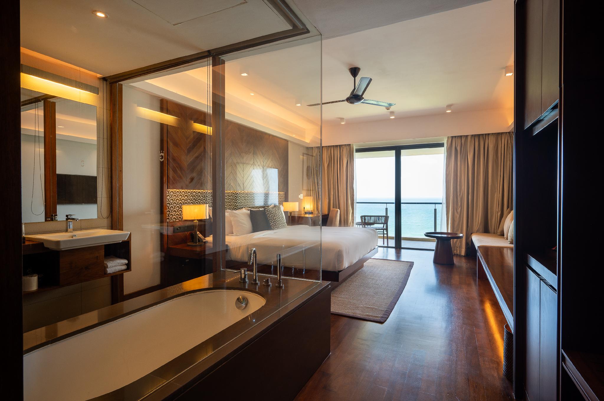 Super, Deluxe, King Bed