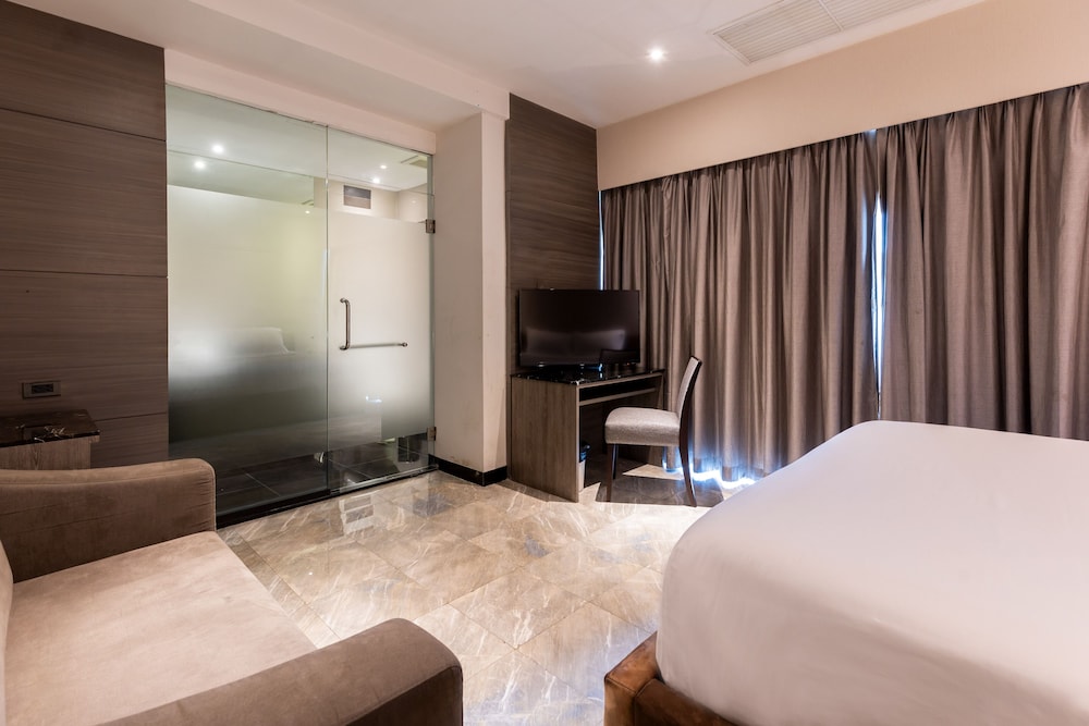Sukhothai Hotel and Residence Ratchada 38/61