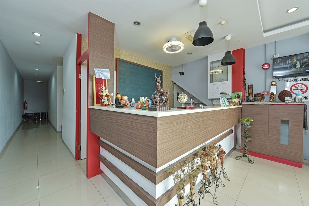 Lobby at Hotel O M Three Hotel, SITIAWAN