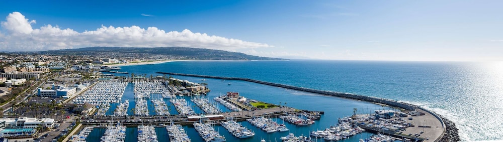 Sonesta Redondo Beach Marina 27/39