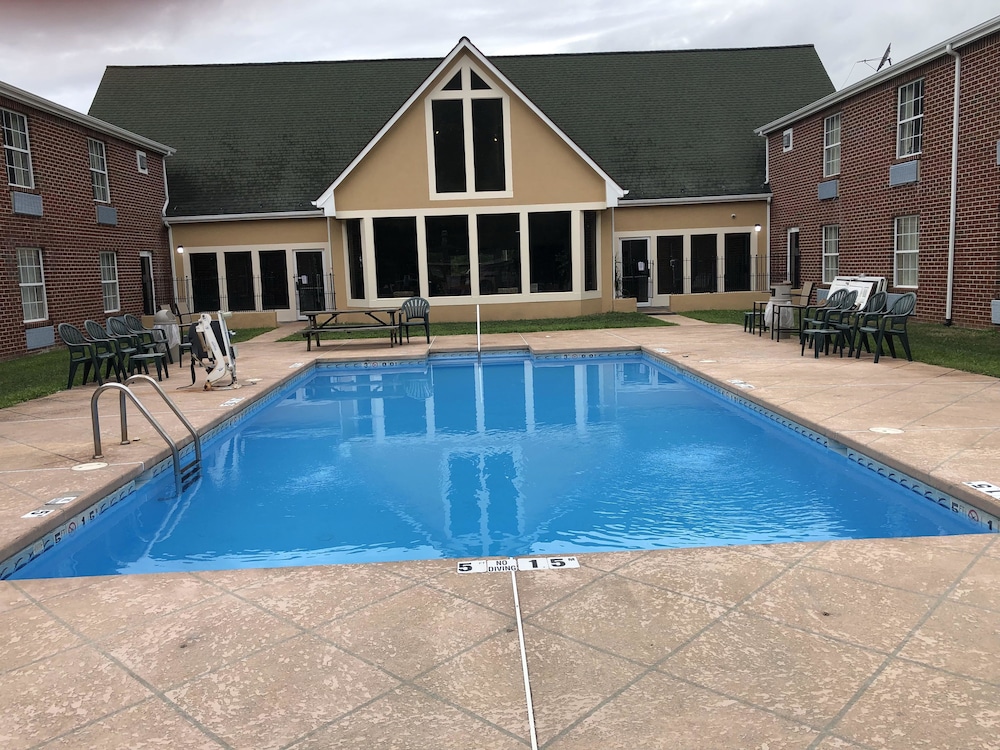 Quality Inn Dublin I-81 38/73