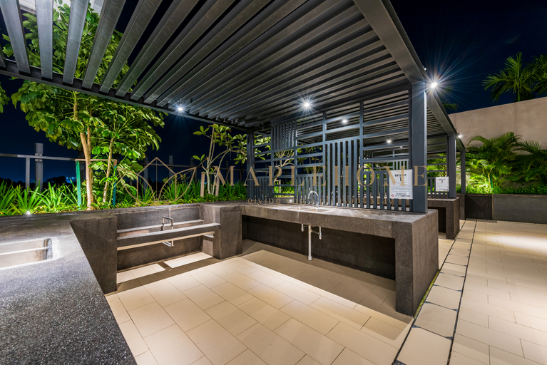 The Apple Premier Suites Melaka 7/11