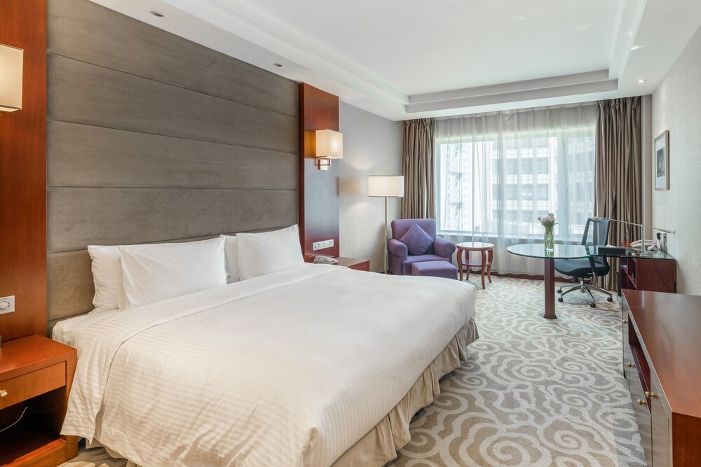 Crowne Plaza Shanghai 15/83