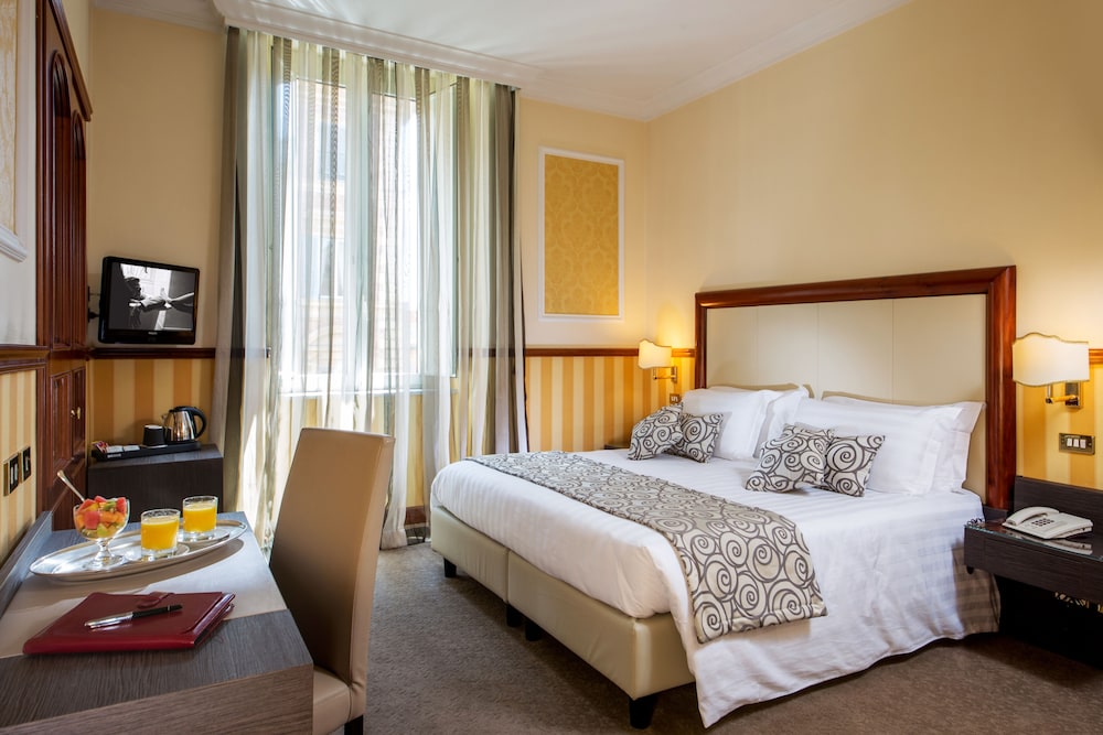 Savoy Hotel Rome 8/34