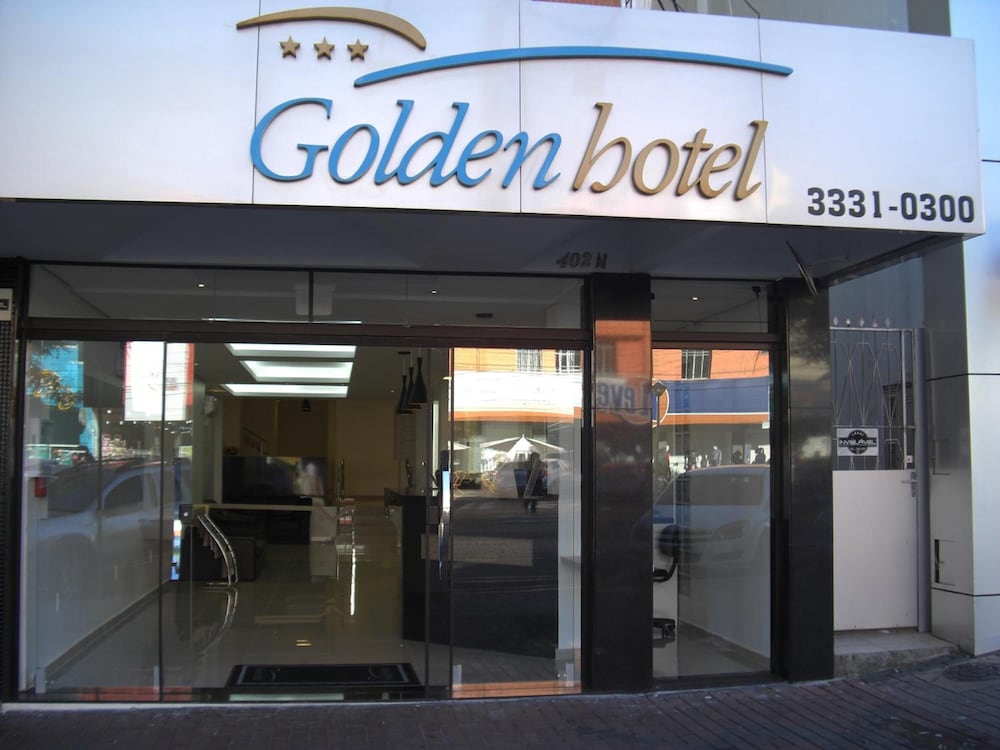 Golden Hotel 2/40