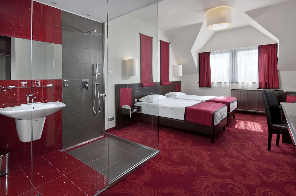 Rubin Wellness And Conference Hotel 66/66