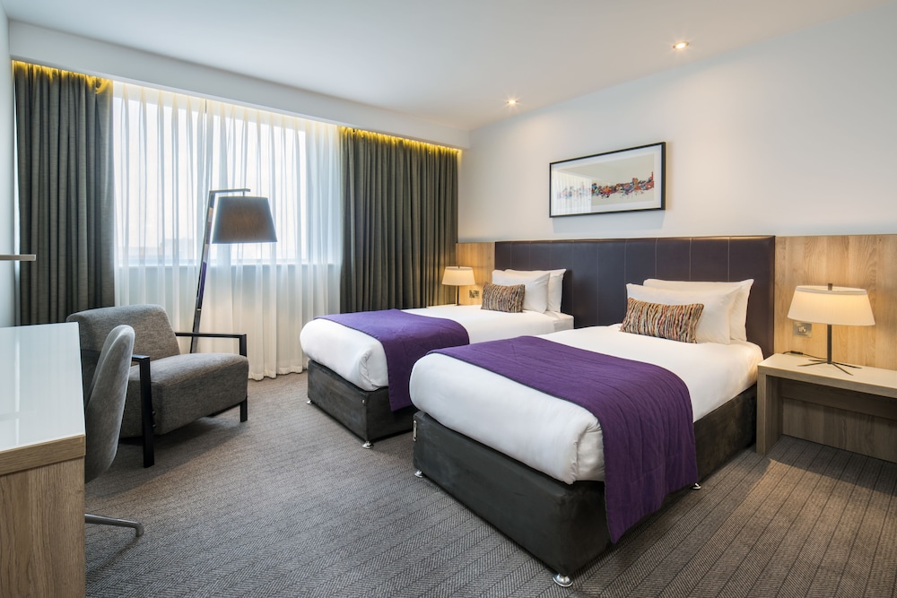 EXECUTIVE, TWIN BEDS