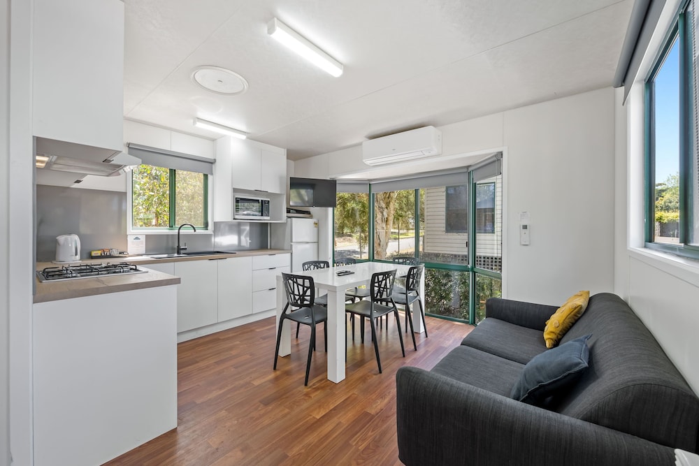 EUREKA STOCKADE HOLIDAY PARK 56/80