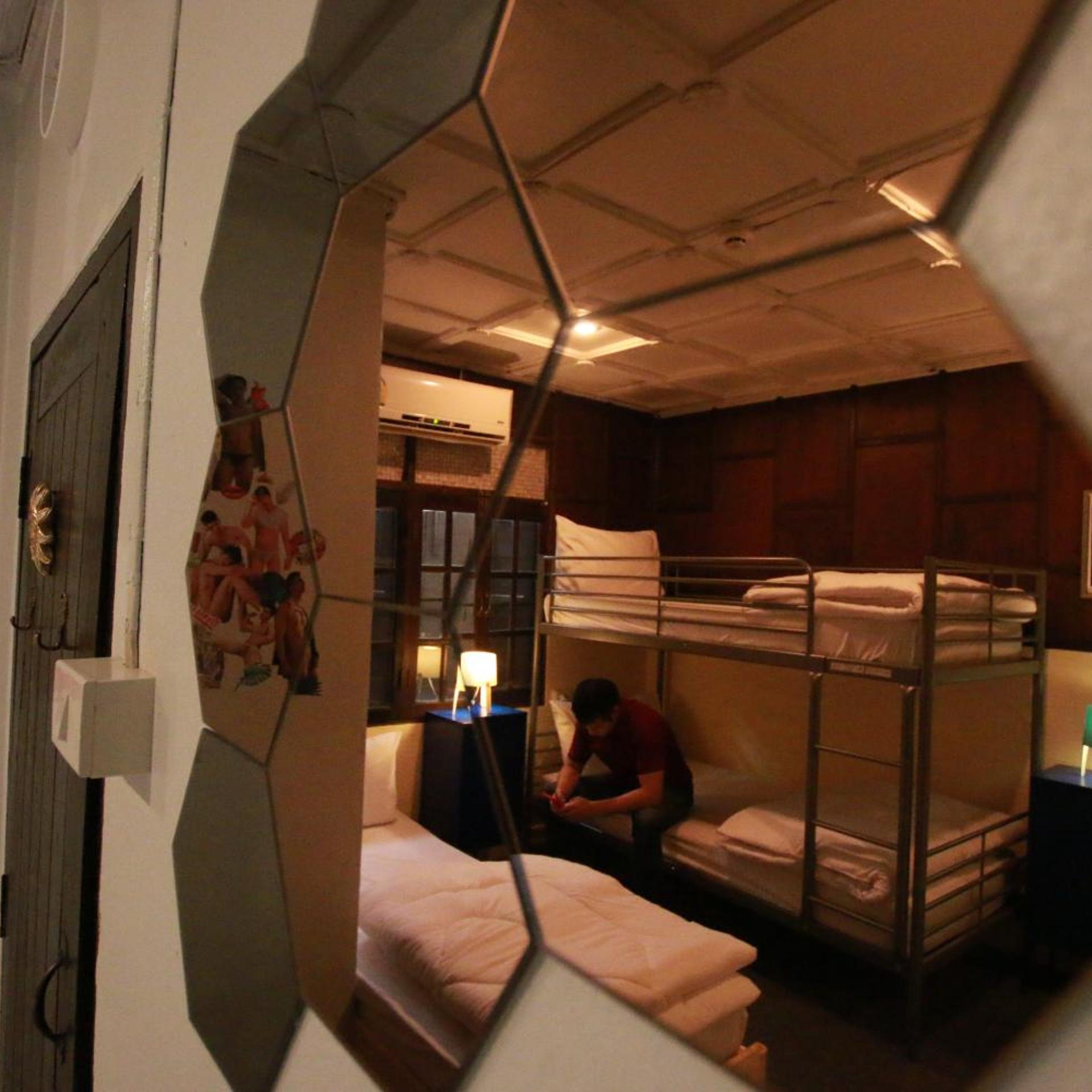 Club One Seven Gay Men Hotel Chiang Mai 22/51