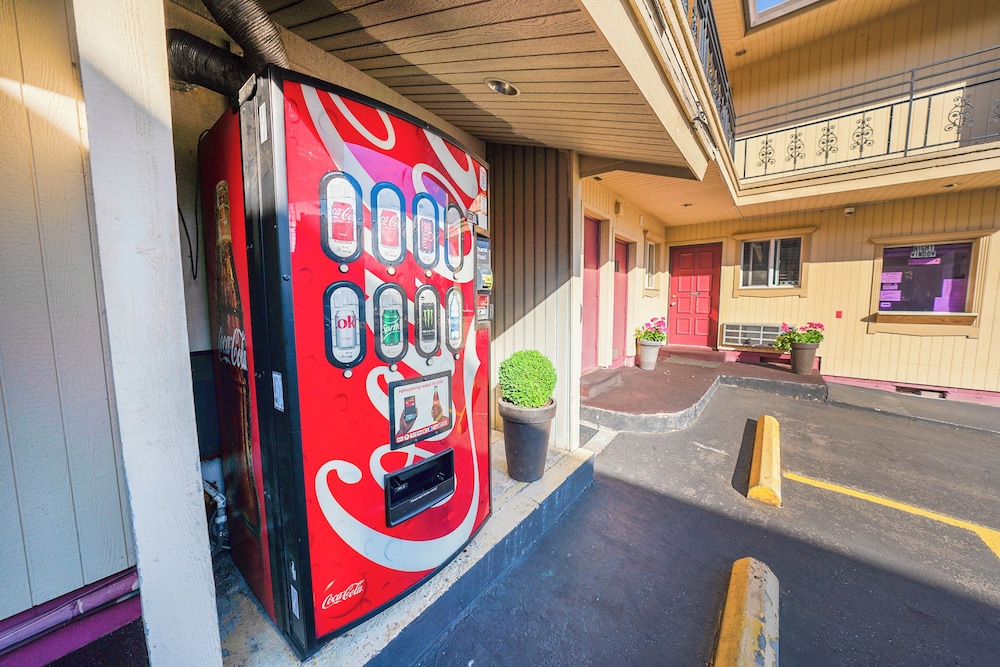 Econo Lodge Convention Center 5/39