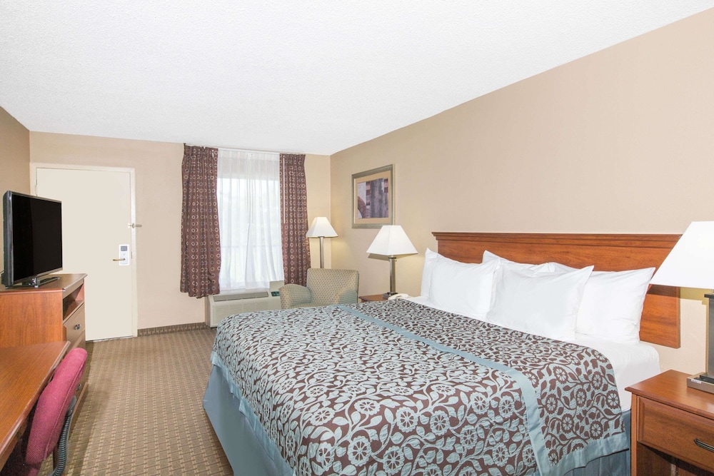 Days Inn by Wyndham Ripley 6/13