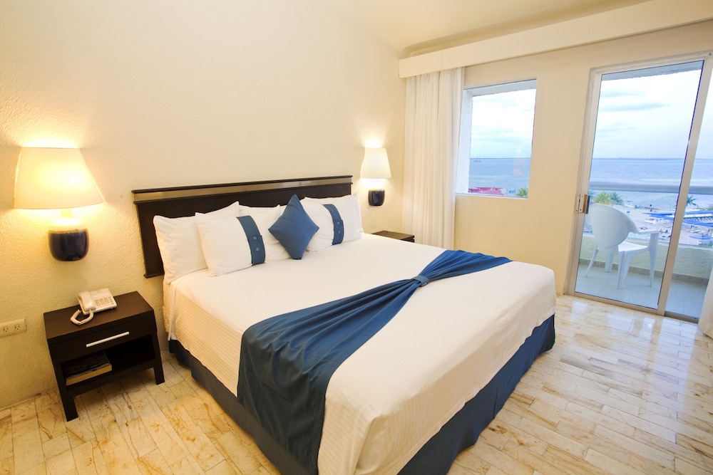 Aquamarina Beach Hotel Cancun 18/63